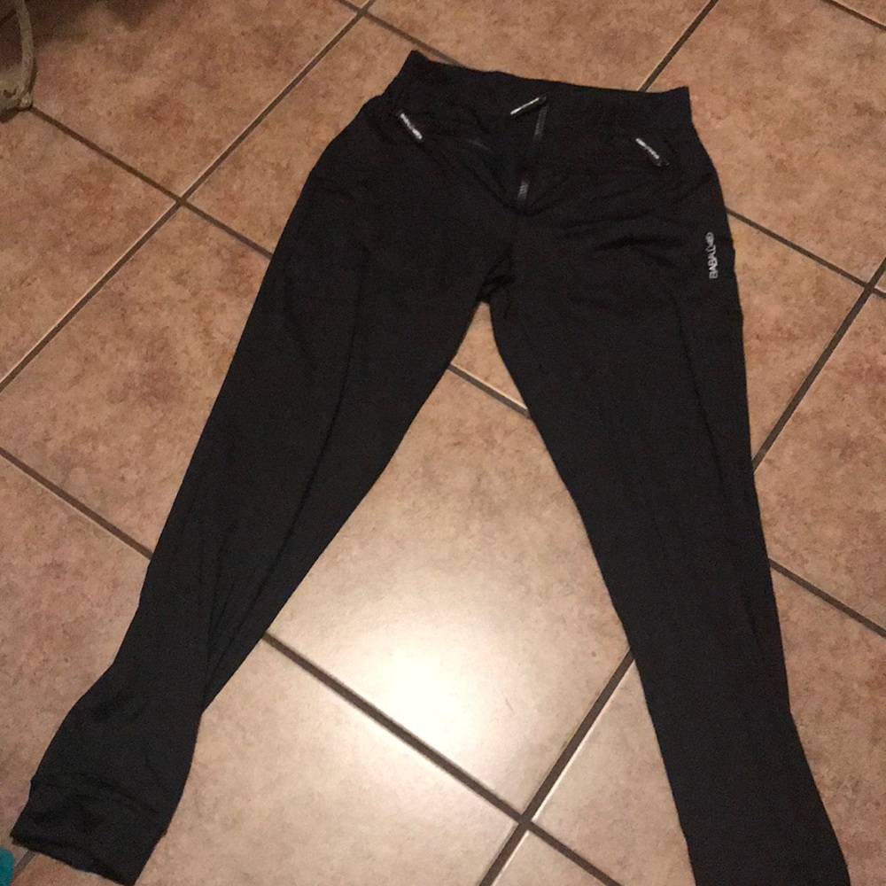 Súper cute joggers from Columbia with zipper